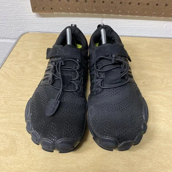 Stylish Black Athletic Shoes - Picture 3 of 9